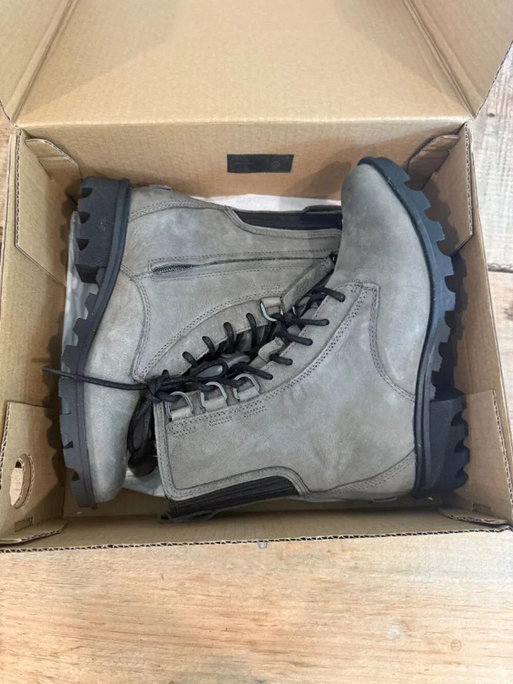 Sorel Phoenix Lace in Quarry NEW Size 7
